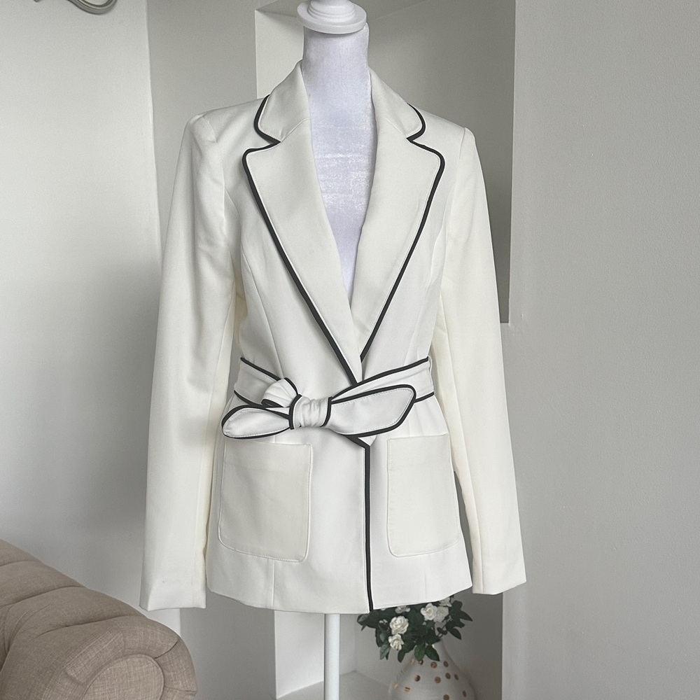 White House Black Market White Blazer with Black Piping - Picture 2 of 7
